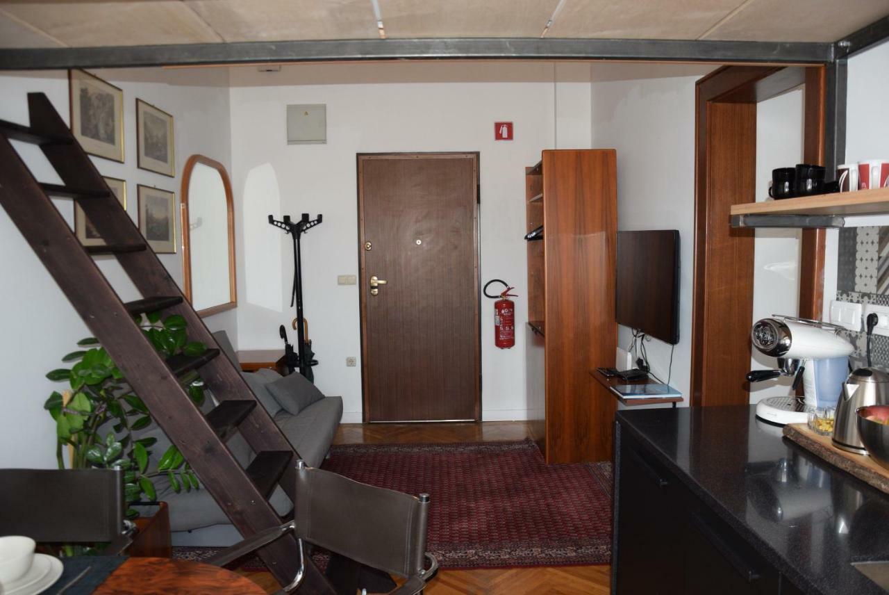 Lawyers Loft In Heritage Skyscraper Ljubljana Buitenkant foto